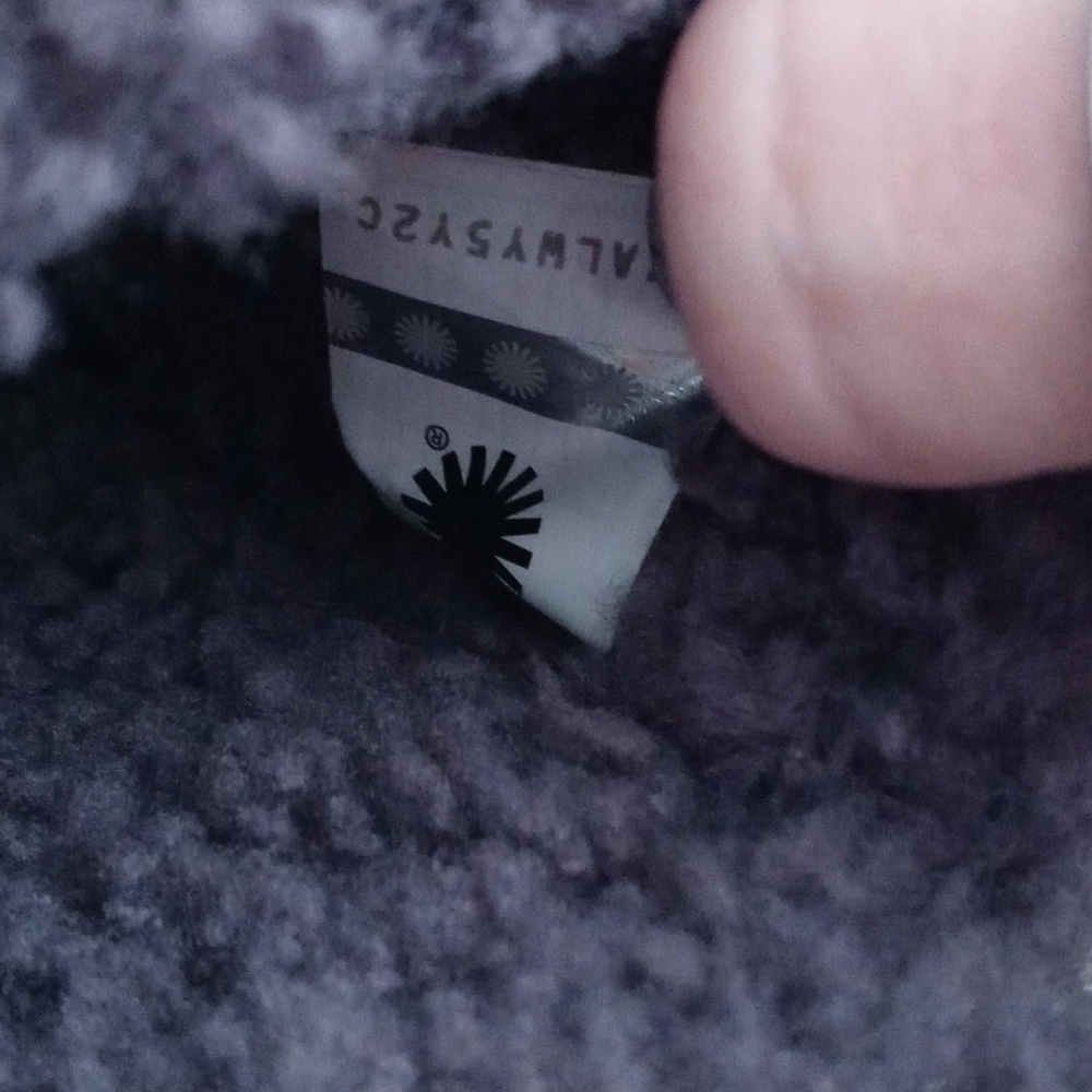 ๐ฉถUGG๐ฉถ - Fluffita Gray Flatform Slipper - Picture 5 of 12